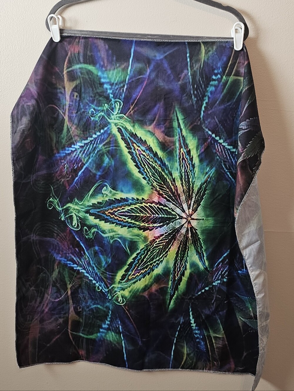 Leaf Design Wall Tapestry